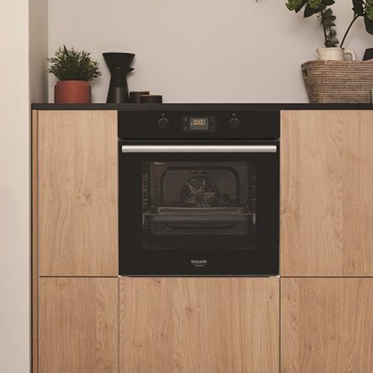 Духовой шкаф электрический встраиваемый hotpoint ariston fa2 841